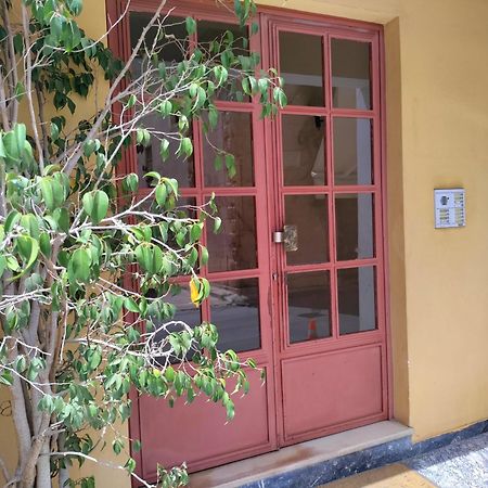 Old Town Apartment Next To Seafront Promenade نافبليو المظهر الخارجي الصورة